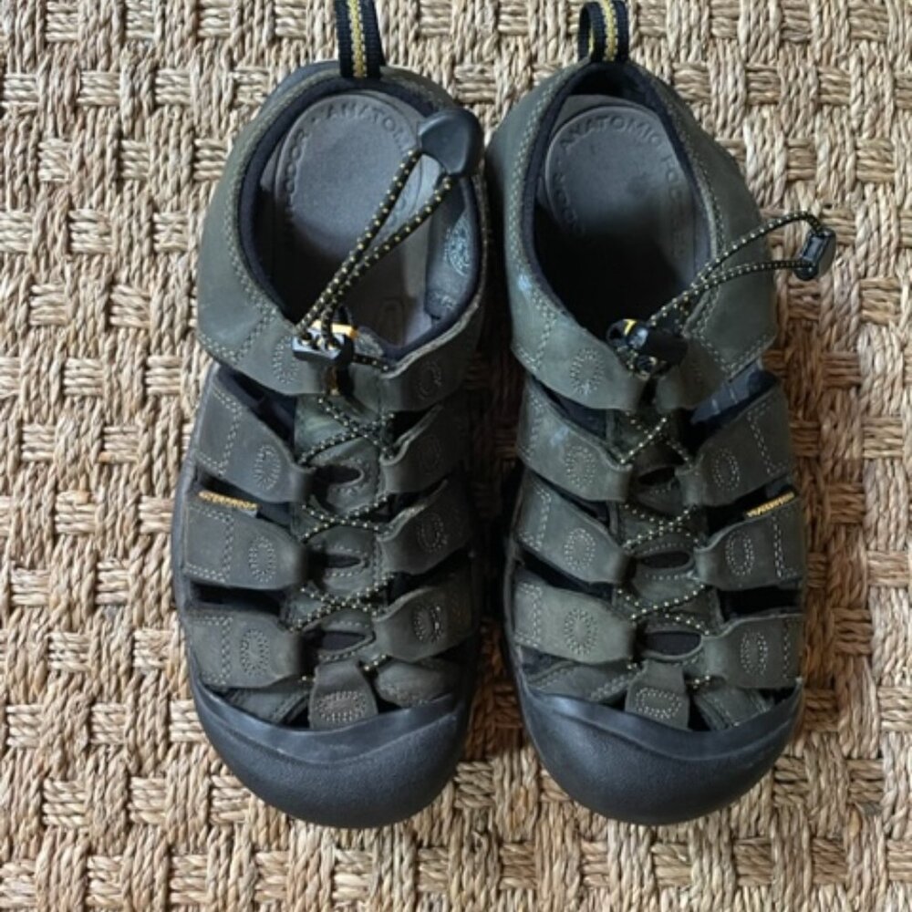 KEEN Men's Newport Closed Toe Leather Sandals in Olive - Picture 2 of 7
